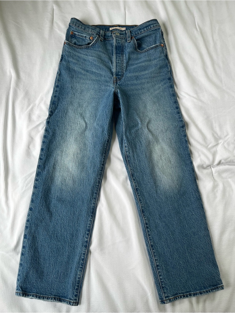 Classic Straight-Leg Women’s Jeans in Faded Blue